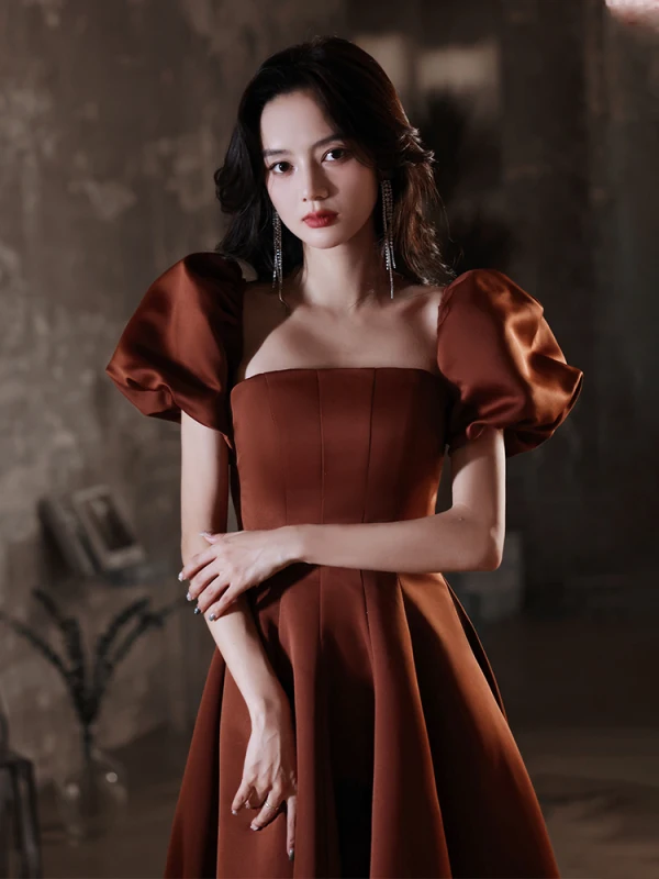 Elegant Coffee Satin Prom Dresses 2021 A-Line / Princess Square Neckline Puffy Short Sleeve Backless Floor-Length / Long Prom Formal Dresses