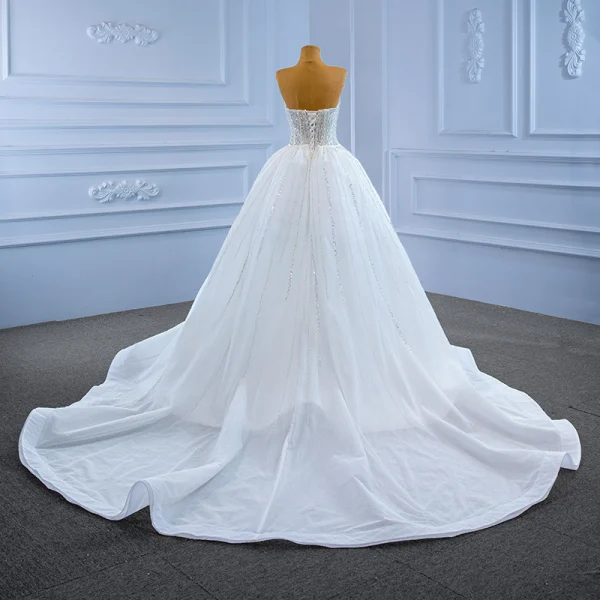 Luxus / Herrlich Weiß Perlenstickerei Strass Brautkleider / Hochzeitskleider 2021 Meerjungfrau Bandeau Ärmellos Rückenfreies Kapelle-Schleppe Hochzeit