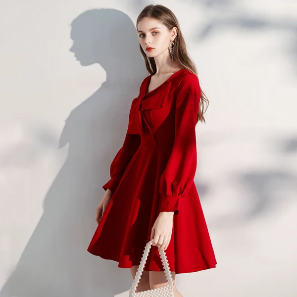 Chic / Beautiful Burgundy Homecoming Short Graduation Dresses 2021 A-Line / Princess V-Neck Long Sleeve Formal Dresses