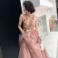 Elegante Rosa Abendkleider 2019 A Linie V-Ausschnitt Strass Blumen Spitze Ärmellos Rückenfreies Lange Festliche Kleider