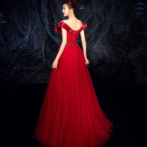 Charmant Bordeaux Robe De Soirée 2019 Princesse De l'épaule Perlage Paillettes Cristal Appliques En Dentelle Fleur Manches Courtes Dos Nu Longue Robe De Ceremonie