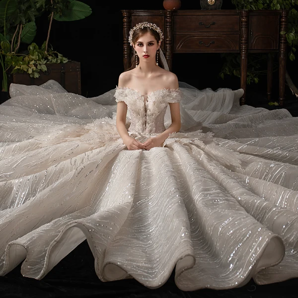 Luxe Champagne Robe De Mariée 2019 Robe Boule De l'épaule Perlage Paillettes Manches Courtes Dos Nu Royal Train