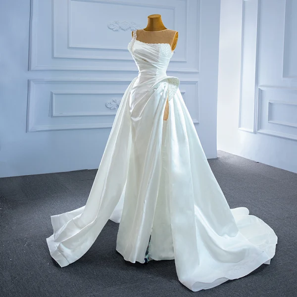Hohes Niedriges Elegante Ivory / Creme Satin Perle Brautkleider / Hochzeitskleider 2021 A Linie Rundhalsausschnitt Perlenstickerei Pailletten Ärmellos Rückenfreies Hof-Schleppe Hochzeit