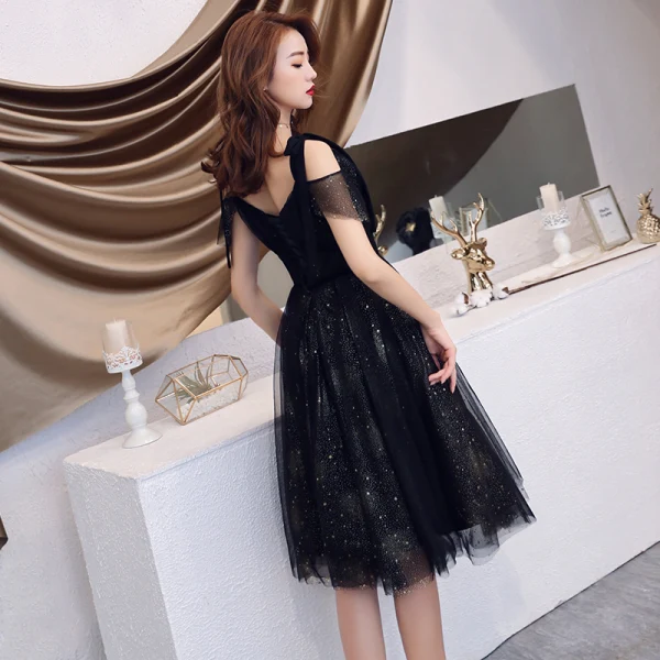 Charmant Noire Robe De Soirée 2019 Princesse Bretelles Spaghetti Étoile Paillettes Manches Courtes Dos Nu Mi-Longues Robe De Ceremonie