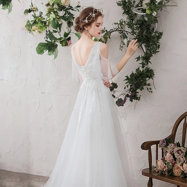 Légère Blanche Robe De Mariée 2019 Princesse Encolure Dégagée En Dentelle Fleur Appliques Manches Courtes Dos Nu Train De Balayage