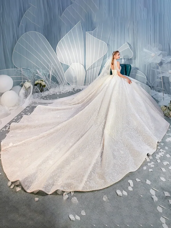 High-end Champagne Wedding Dresses 2019 Ball Gown High Neck Beading Sequins Crystal Lace Flower Sleeveless Backless Royal Train