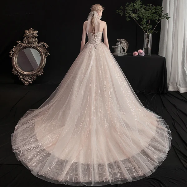 Charmant Champagne Robe De Mariée 2019 Princesse Bustier Perlage Paillettes En Dentelle Fleur Sans Manches Dos Nu Chapel Train