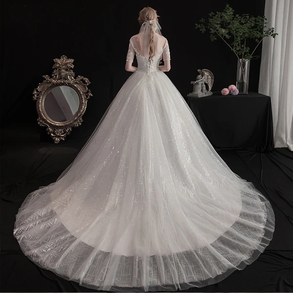 Élégant Ivoire Robe De Mariée 2019 Princesse Encolure Dégagée Perlage Paillettes En Dentelle Fleur Manches Courtes Dos Nu Cathedral Train