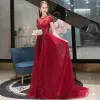 Haut de Gamme Bordeaux Robe De Soirée 2020 Princesse Encolure Dégagée Perlage Cristal Manches Courtes Train De Balayage Robe De Ceremonie