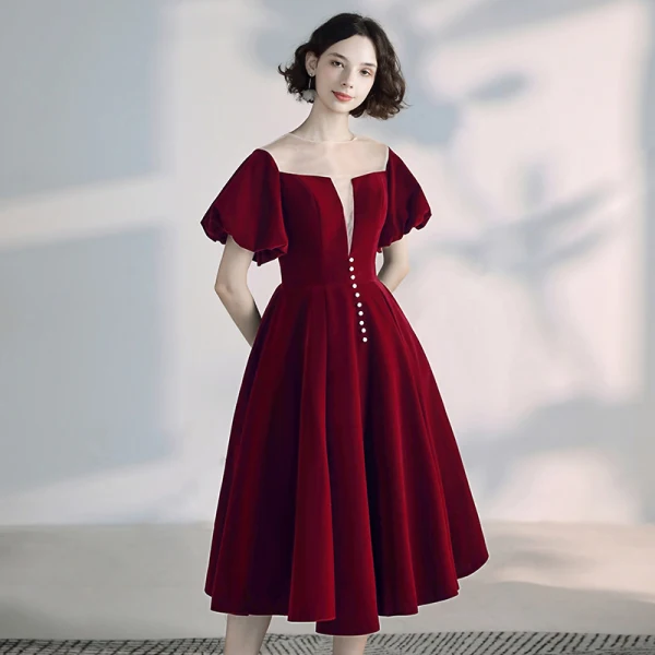 Chic / Beautiful Burgundy Homecoming Graduation Dresses 2020 A-Line / Princess Scoop Neck Suede Short Sleeve Backless Formal Dresses