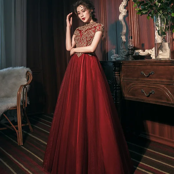Vintage / Retro Burgundy Prom Dresses 2020 A-Line / Princess High Neck Gold Lace Short Sleeve Backless Floor-Length / Long Formal Dresses