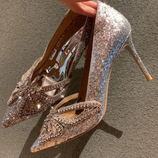 Glittrande Silver Brudskor 2019 Bröllop Läder Rhinestone Fjäril Paljetter 8 cm Stilettklackar Spetsiga Pumps