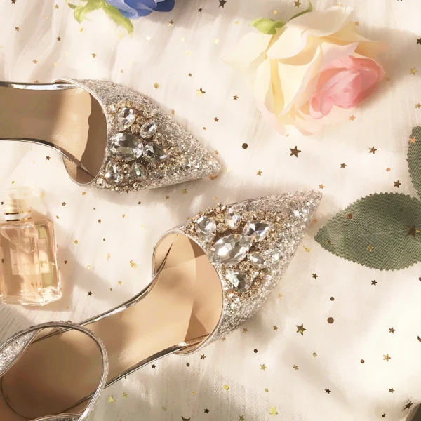 Scintillantes Argenté Demoiselle D'honneur Mariage Talons Hauts 2019 Faux Diamant Paillettes Bride Cheville 8 cm Talons Aiguilles À Bout Pointu Chaussure De Mariée
