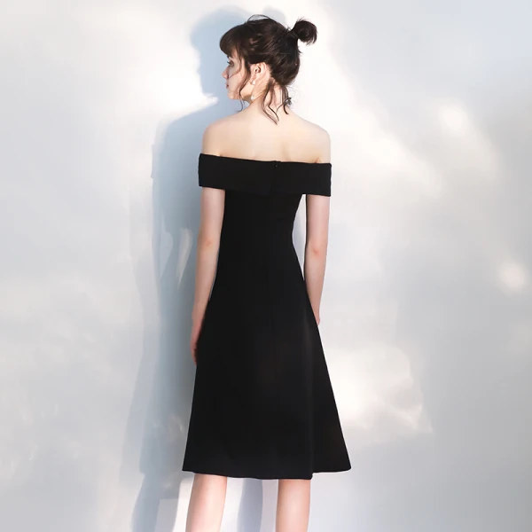 Modern / Fashion Black Party Dresses 2020 A-Line / Princess Off-The-Shoulder Short Sleeve Backless Knee-Length Formal Dresses