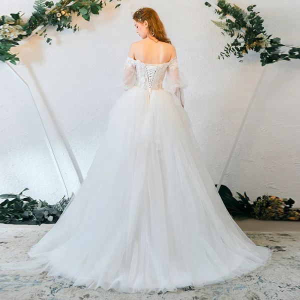 Charmant Ivoire Robe De Mariée 2020 Princesse De l'épaule Appliques En Dentelle Fleur Perle Manches Courtes Dos Nu Train De Balayage
