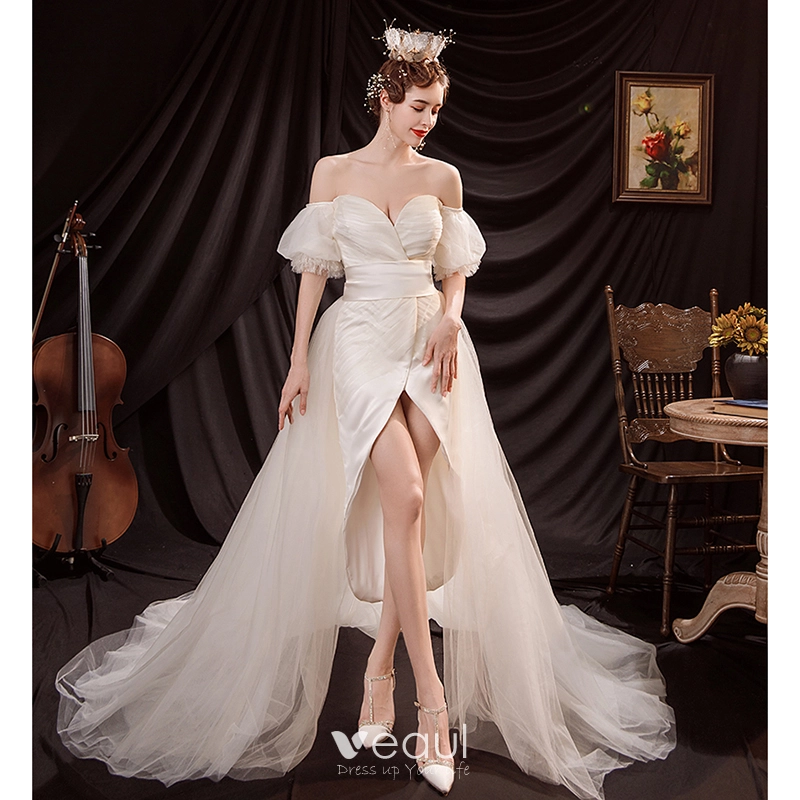 Sexy High Low Ivory Satin Beach Wedding Dresses 2021 Asymmetrical Off-The- Shoulder Short Sleeve Backless Bow Wedding