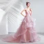 Schöne Pink Abendkleider 2020 Ballkleid Wildleder Spaghettiträger Perle Strass Schleife Stoffgürtel Ärmellos Rückenfreies Kapelle-Schleppe Fallende Rüsche Festliche Kleider