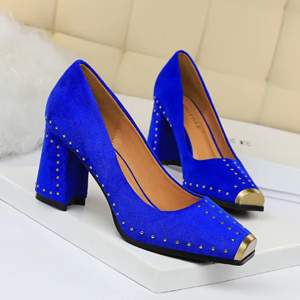 Vintage / Originale Rouge Désinvolte Escarpins 2019 Daim Rivet 7 cm Talons Épais Pied Carré Escarpins