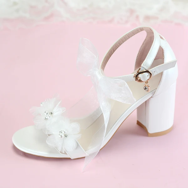 Stijlvolle Ivoor Avond Sandalen Dames 2020 Enkelband Appliques Parel Strik 7 cm Dikke Hak Peep Toe Sandalen