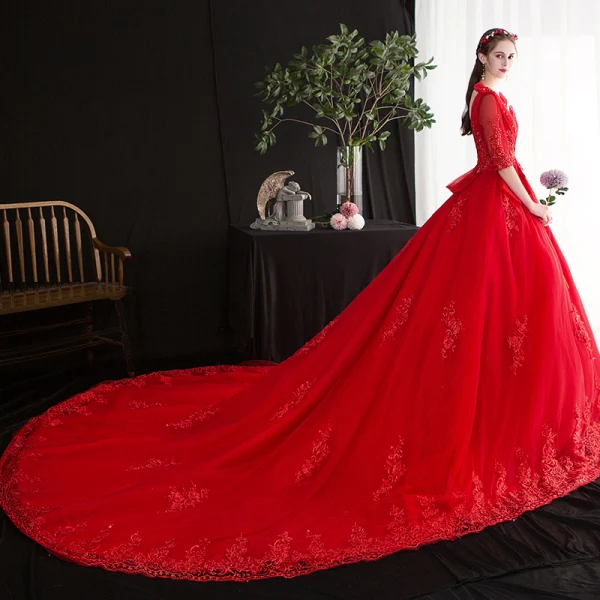 Uroczy Czerwone Suknie Ślubne 2020 Princessa V-Szyja Frezowanie Rhinestone Cekiny Z Koronki Kwiat 1/2 Rękawy Bez Pleców Trenem Katedra