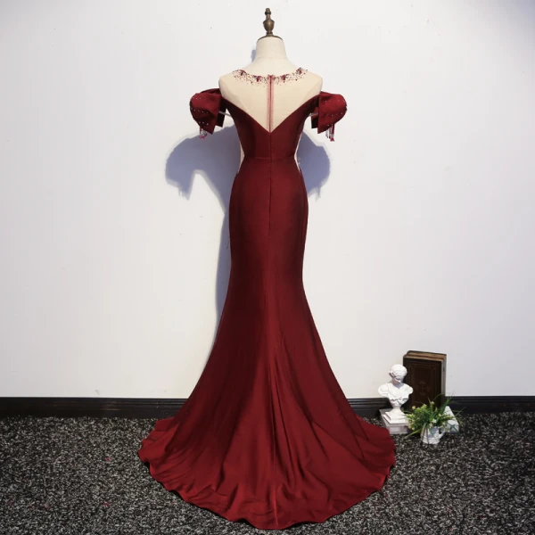 Chic / Belle Bordeaux Robe De Soirée 2020 Trompette / Sirène Encolure Dégagée Perlage Gland Cristal Faux Diamant Manches Courtes Dos Nu Train De Balayage Robe De Ceremonie