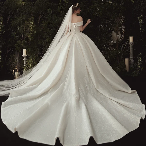 Luxus / Herrlich Champagner Glanz Brautkleider / Hochzeitskleider 2020 A Linie Off Shoulder Perlenstickerei Pailletten Kurze Ärmel Rückenfreies Königliche Schleppe