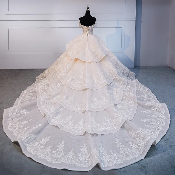 High End Champagner Handgefertigt Perlenstickerei Brautkleider / Hochzeitskleider 2020 Ballkleid Off Shoulder Spitze Blumen Ärmellos Rückenfreies Fallende Rüsche Königliche Schleppe