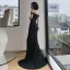 Klassisch Einfarbig Schwarz Abendkleider 2020 Meerjungfrau Off Shoulder Ärmellos Rückenfreies Gespaltete Front Sweep / Pinsel Zug Festliche Kleider
