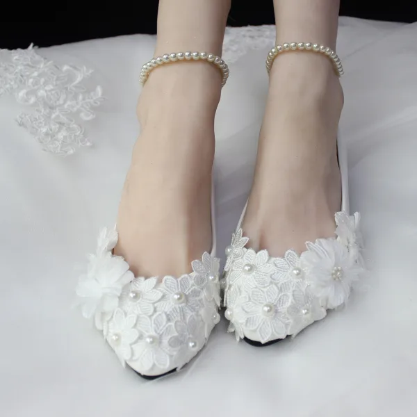 Chic / Beautiful Red Low Heel Wedding Shoes 2020 Lace Flower Appliques Pearl 4 cm Stiletto Heels Pointed Toe Wedding Pumps