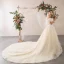 Élégant Champagne Robe De Mariée 2020 Princesse De l'épaule Noeud En Dentelle Fleur Appliques Manches Courtes Dos Nu Cathedral Train