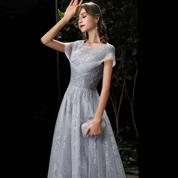 Élégant Gris Robe De Soirée 2020 Princesse Encolure Dégagée Perlage Paillettes En Dentelle Fleur Manches Courtes Dos Nu Longue Robe De Ceremonie