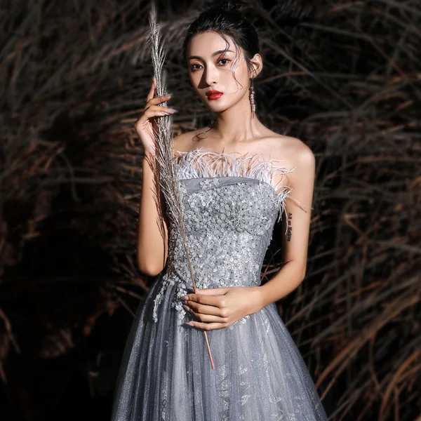 Charmant Gris Robe De Bal 2020 Princesse Bustier Gland En Dentelle Fleur Paillettes Sans Manches Dos Nu Longue Robe De Ceremonie