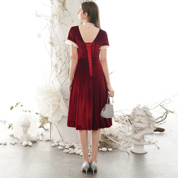 Classy Burgundy Homecoming Graduation Dresses 2020 A-Line / Princess Suede High Neck Beading Rhinestone Short Sleeve Backless Knee-Length Formal Dresses