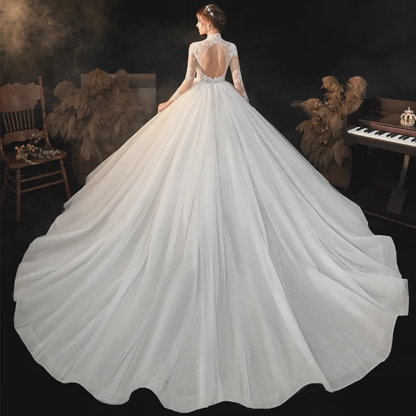 Illusion Ivoire Transparentes En Dentelle Fleur Robe De Mariée 2021 Robe Boule Col Haut 3/4 Manches Dos Nu Cathedral Train Mariage