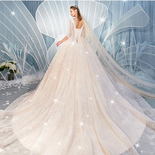 Scintillantes Champagne Paillettes Robe De Mariée 2020 Robe Boule V-Cou Perlage 1/2 Manches Dos Nu Cathedral Train