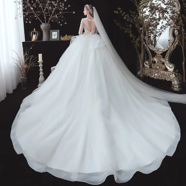 Élégant Ivoire Volants en Cascade Robe De Mariée 2020 Robe Boule Encolure Dégagée Perlage Perle Paillettes Noeud 3/4 Manches Dos Nu Cathedral Train