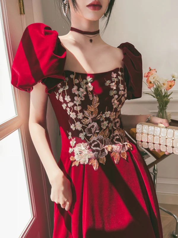 Elegant Burgundy Suede Prom Dresses 2022 A-Line / Princess Square Neckline Lace Flower Puffy Short Sleeve Backless Floor-Length / Long Prom Dresses
