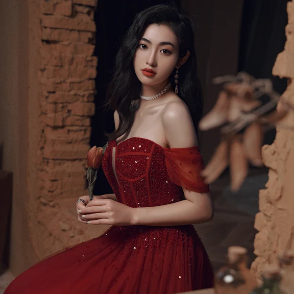 Chic / Belle Bordeaux Perlage Paillettes Robe De Bal 2022 Princesse De l'épaule Manches Courtes Dos Nu Longue Robe De Ceremonie
