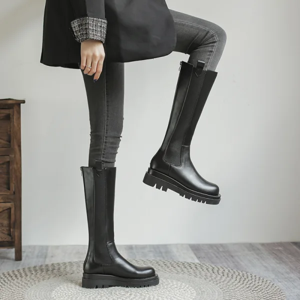 Fashion Black Street Wear Womens Boots 2022 Waterproof Round Toe Flat Boots