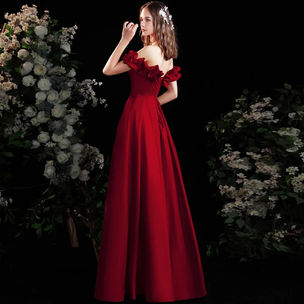 Modest / Simple Burgundy Satin Prom Dresses 2022 A-Line / Princess Off-The-Shoulder Short Sleeve Backless Floor-Length / Long Formal Dresses