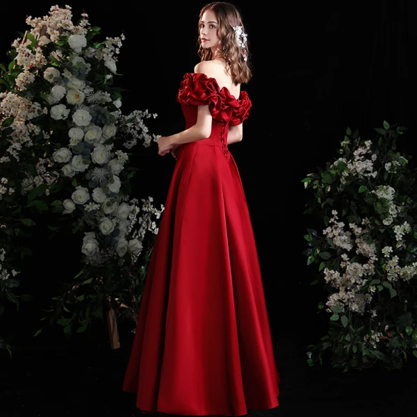 Elegant Burgundy Solid Color Satin Prom Dresses 2022 A-Line / Princess Ruffle Off-The-Shoulder Short Sleeve Backless Floor-Length / Long Formal Dresses