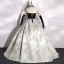 Elegante Schwarz Satin Drucken Ballkleider 2022 Ballkleid Rundhalsausschnitt Gold Stoffgürtel Ärmellos Rückenfreies Lange Festliche Kleider