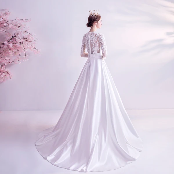 Élégant Ivoire Robe De Bal 2020 Princesse Encolure Dégagée Dentelle 3D Perlage Faux Diamant Paillettes 3/4 Manches Tribunal Train Robe De Ceremonie