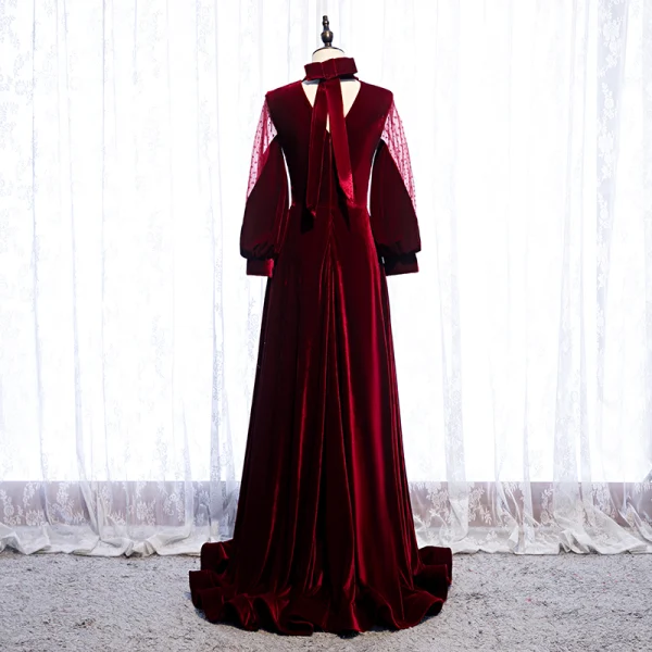 Élégant Bordeaux Robe De Soirée 2020 Princesse Daim Col Haut Manches Longues Dos Nu Noeud Train De Balayage Robe De Ceremonie