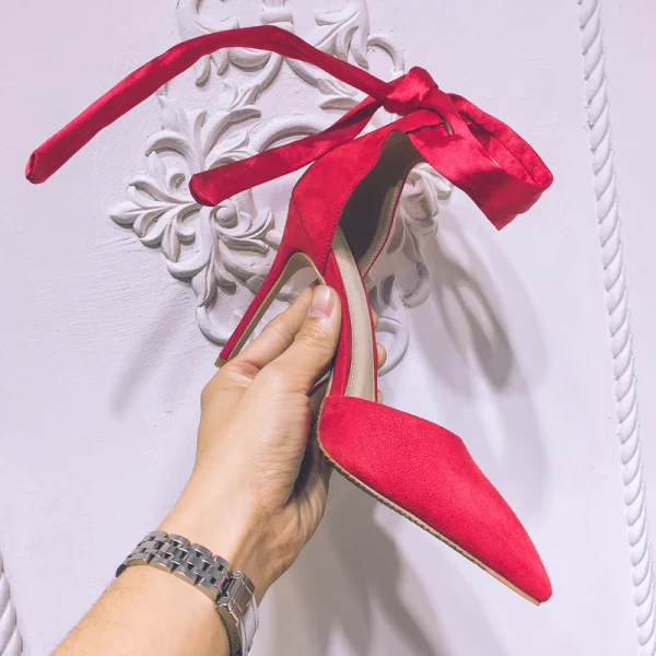 Stijlvolle Zwarte Avond Leer Sandalen Dames 2020 Suede Enkelband Strik 10 cm Naaldhakken / Stiletto Spitse Neus Sandalen