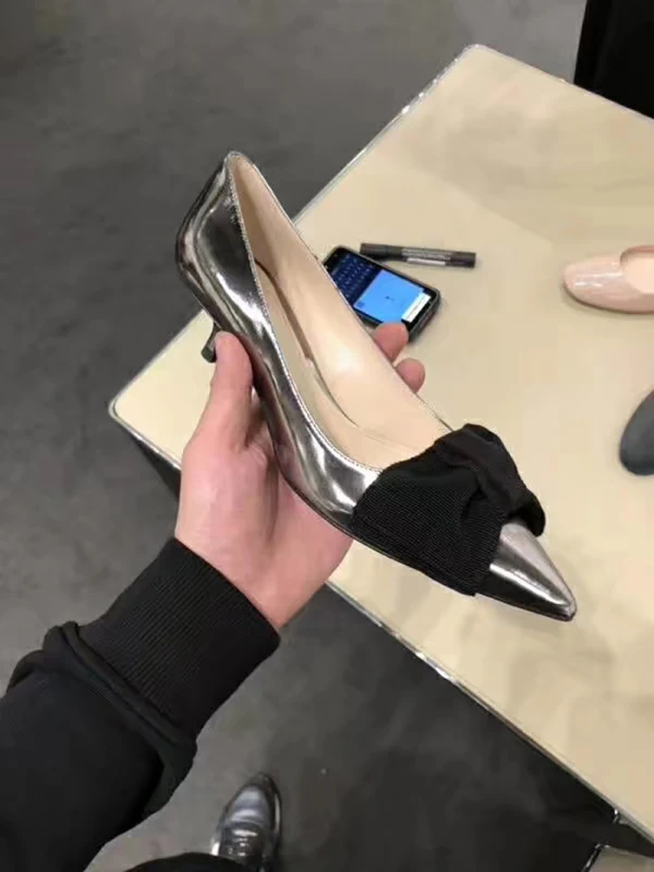 Chic / Beautiful Gold Casual Flat Pumps 2020 Bow Patent Leather 5 cm Stiletto Heels Pointed Toe Pumps