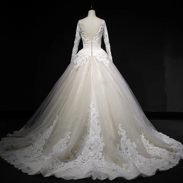 Élégant Champagne Robe De Mariée 2018 Robe Boule En Dentelle Appliques Paillettes Encolure Dégagée Dos Nu Manches Longues Tribunal Train Mariage