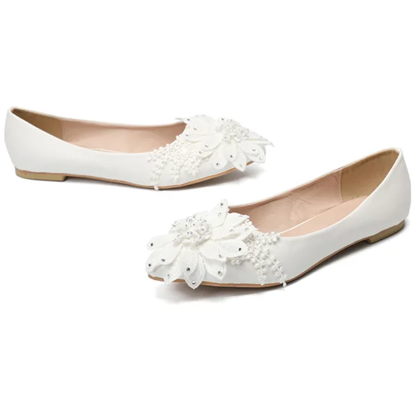 Chic / Belle Ivoire Désinvolte En Dentelle Fleur Plat Chaussures Femmes 2020 Faux Diamant À Bout Pointu