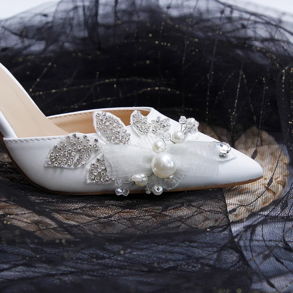 Elegant Ivory Rhinestone Wedding Shoes 2020 Pearl Ankle Strap 9 cm Stiletto Heels Pointed Toe Wedding Heels