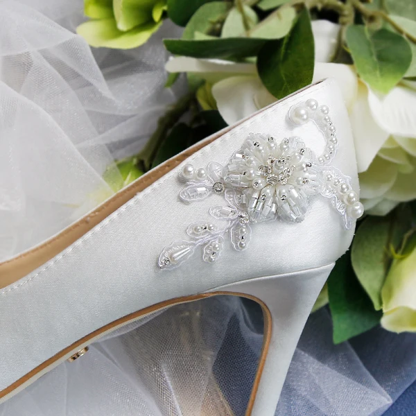 Elegant Ivory Beading Wedding Shoes 2020 Leather Crystal Rhinestone Pearl 9 cm Stiletto Heels Pointed Toe Wedding Pumps